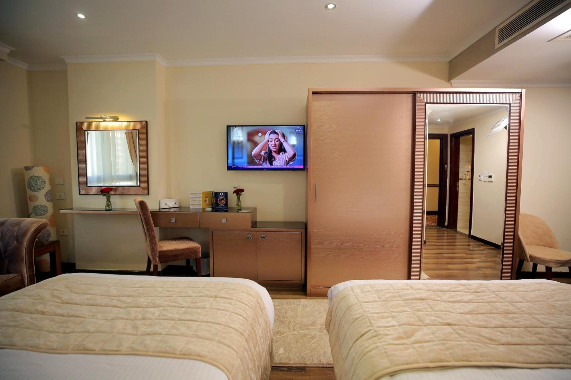 Cairo Taj Hotels & Suites - Dokki Buitenkant foto