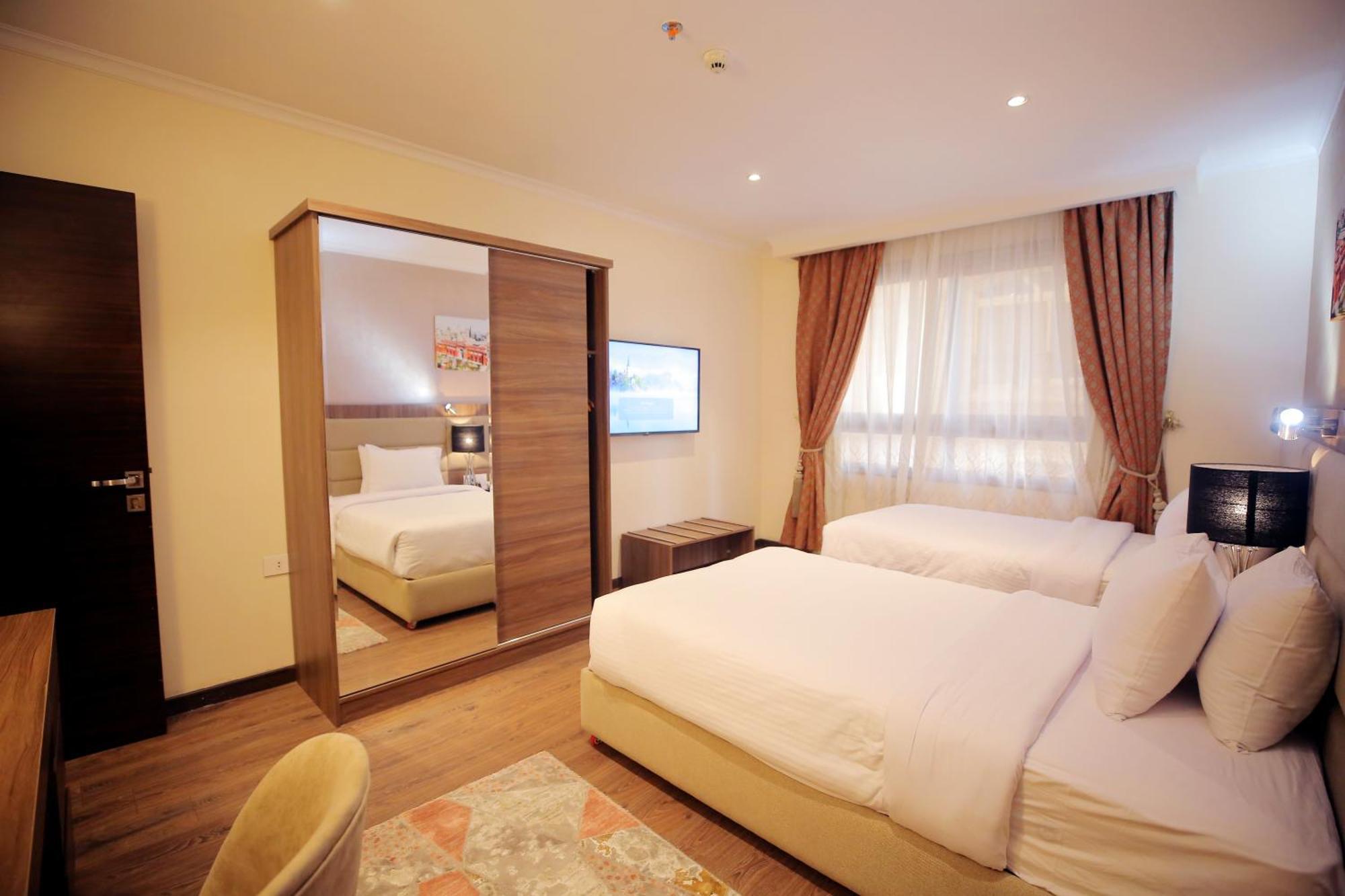 Cairo Taj Hotels & Suites - Dokki Buitenkant foto