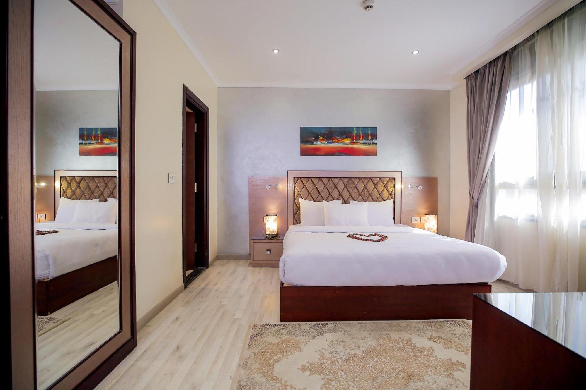 Cairo Taj Hotels & Suites - Dokki Buitenkant foto