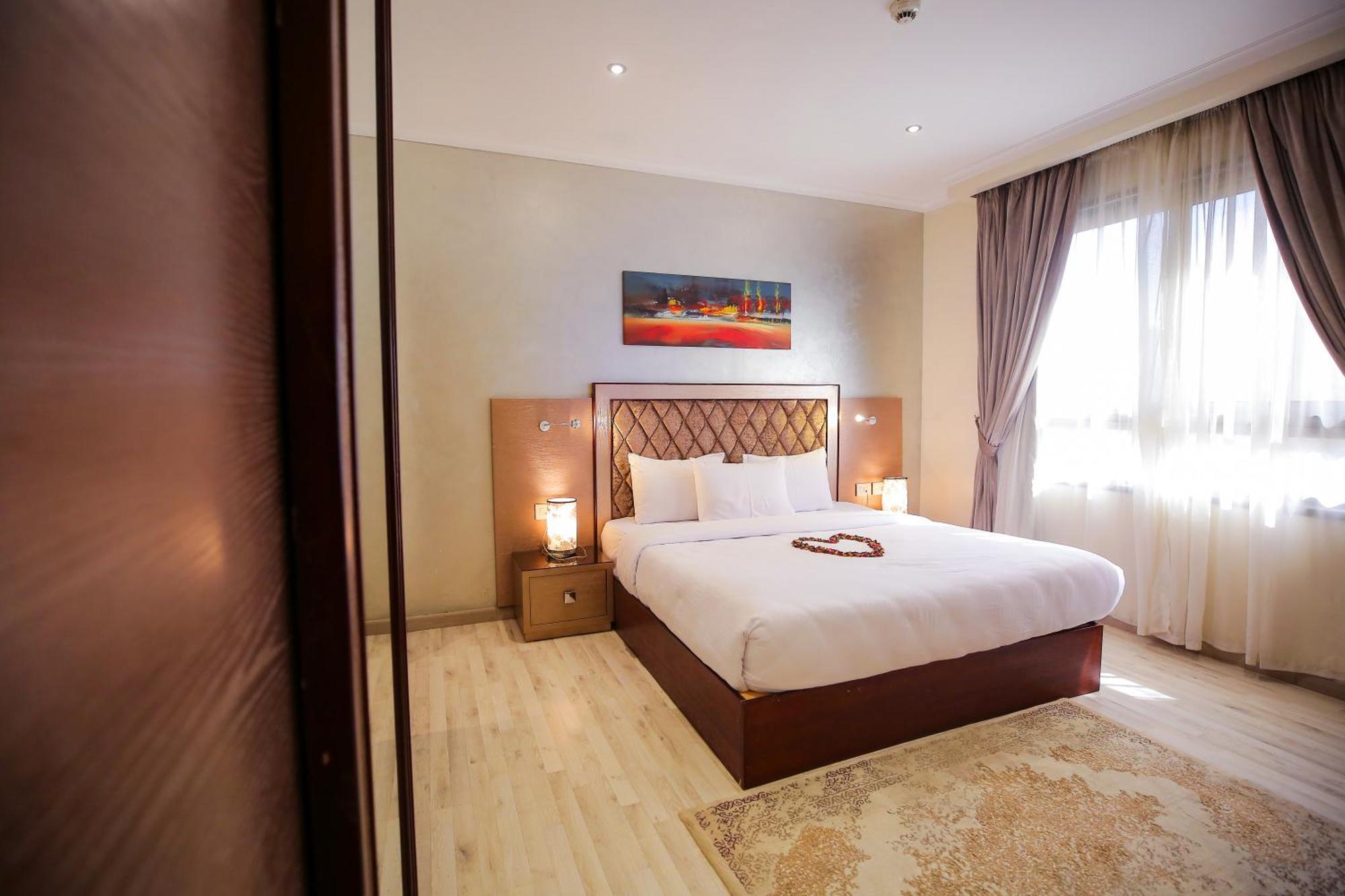 Cairo Taj Hotels & Suites - Dokki Buitenkant foto